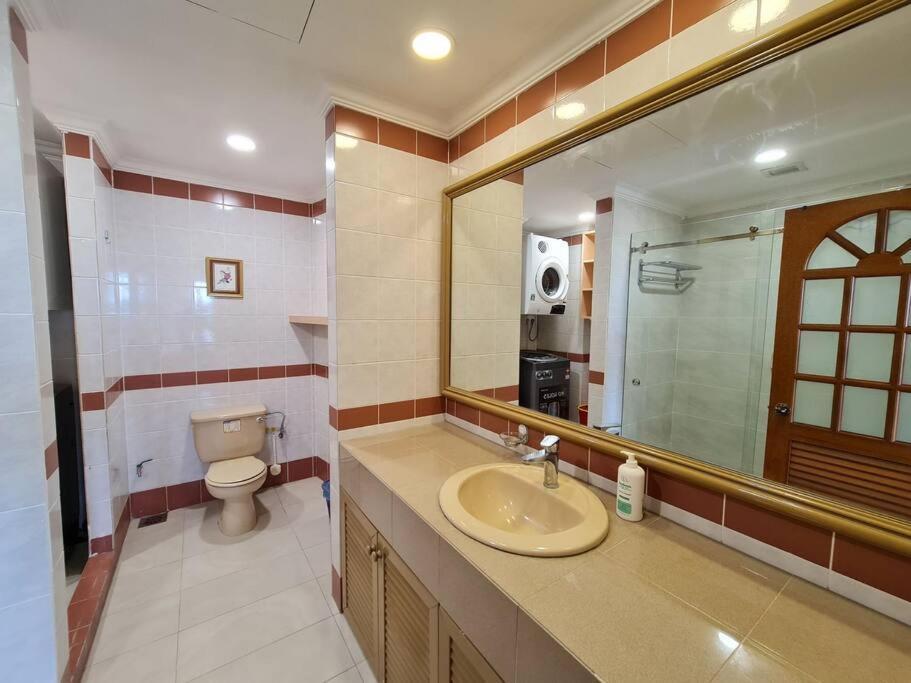 Lovely Waterfront Riverbank Suite With Pool Kuching Zewnętrze zdjęcie